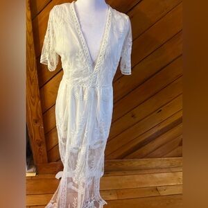 White lace maxi